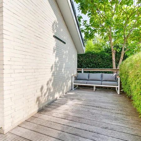 Classy Holiday In With Relaxation Area Feriehus